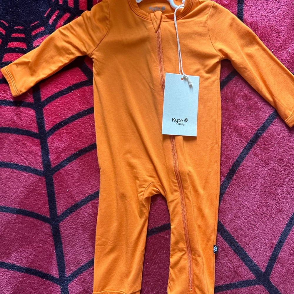 Kyte Baby NWT Romper color Tangerine